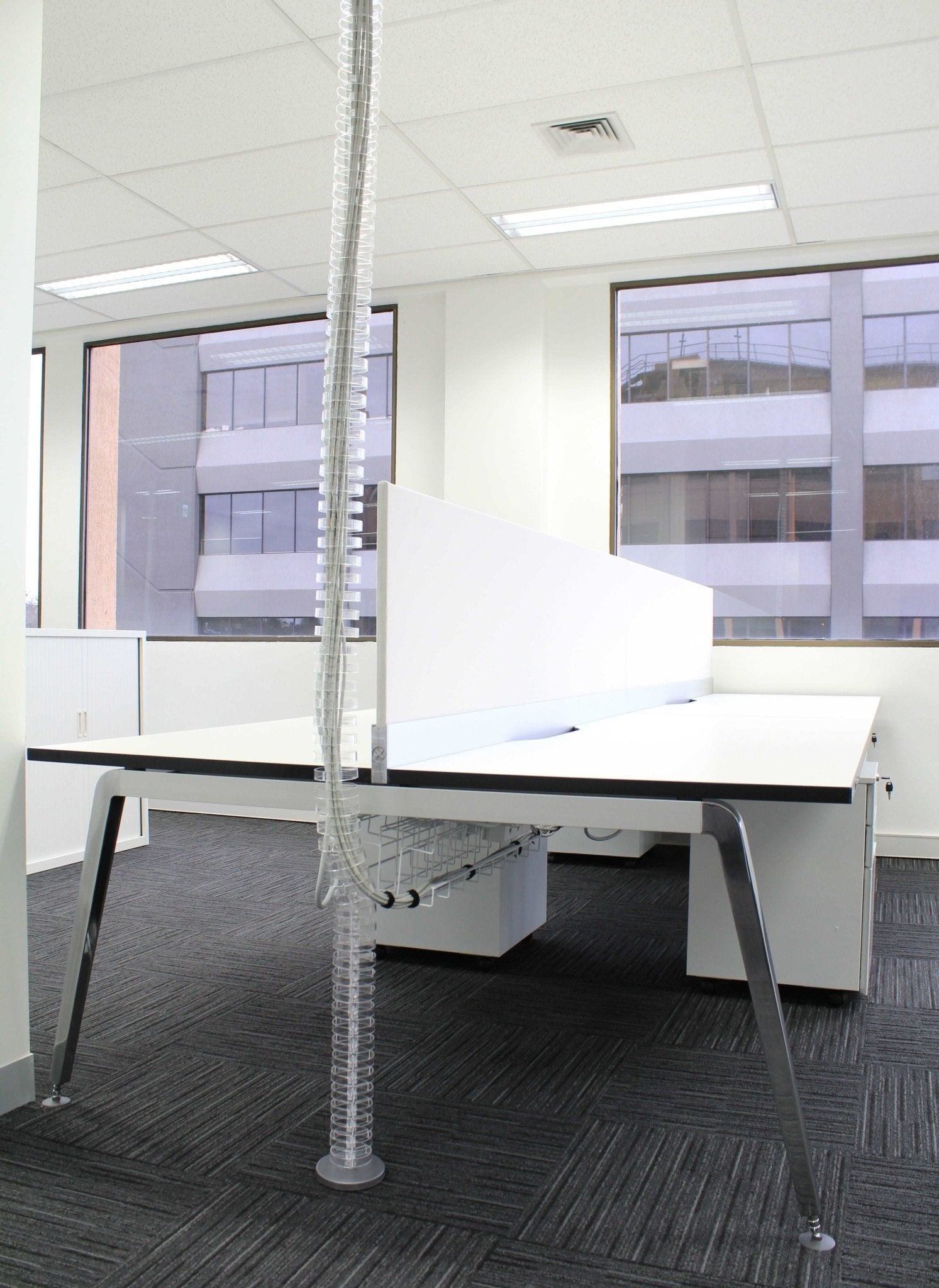 Umbilical Cord - CIRQLATE: 2800mmL Floor to Ceiling kit ROUND BASE - The Softwiring Shop - Cable Management