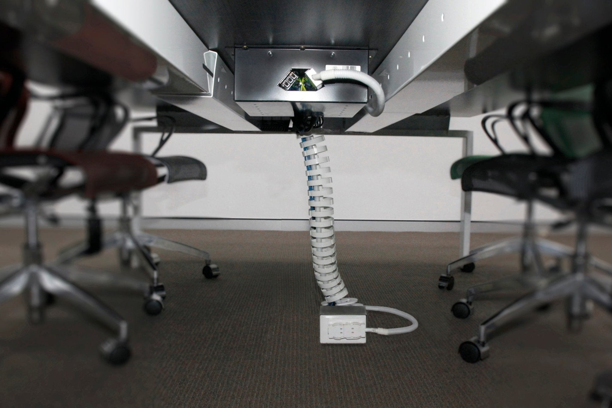 Umbilical Cord - CIRQLATE: 770mmL Floor to Desk kit ROUND BASE - The Softwiring Shop - Cable Management