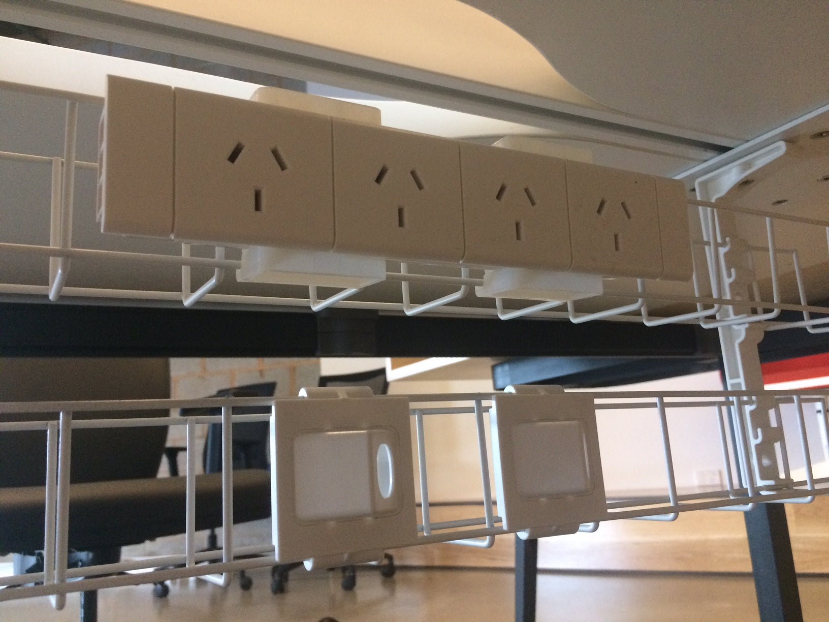 Data Plate - 45º angled face for CABLE BASKETS - The Softwiring Shop - Data
